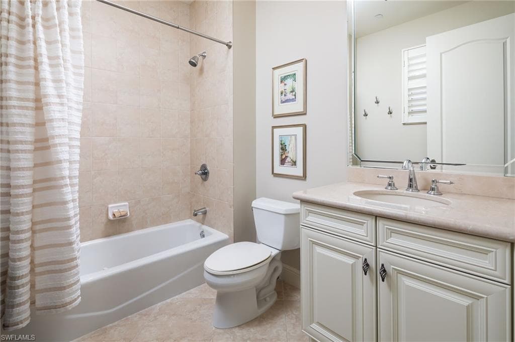 580 Avellino Isles Cir 202, Naples, FL 34119-19