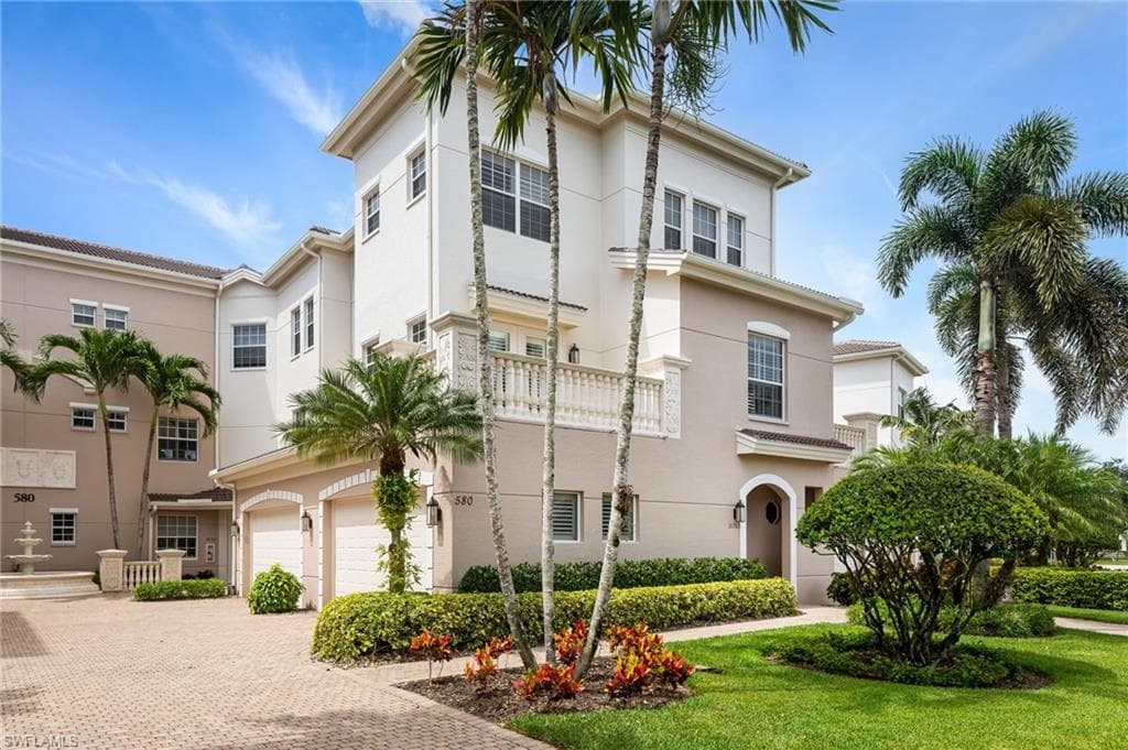 580 Avellino Isles Cir 202, Naples, FL 34119-30