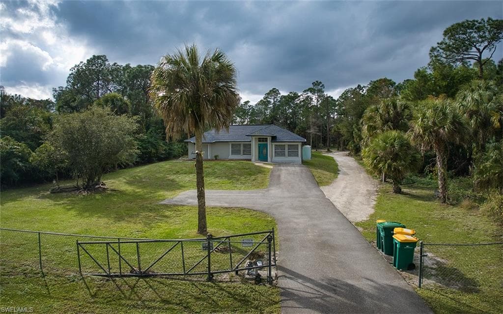1011 9th St SW, Naples, FL 34117-14