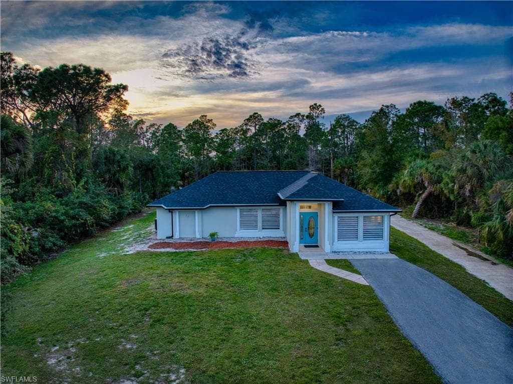 1011 9th St SW, Naples, FL 34117-18