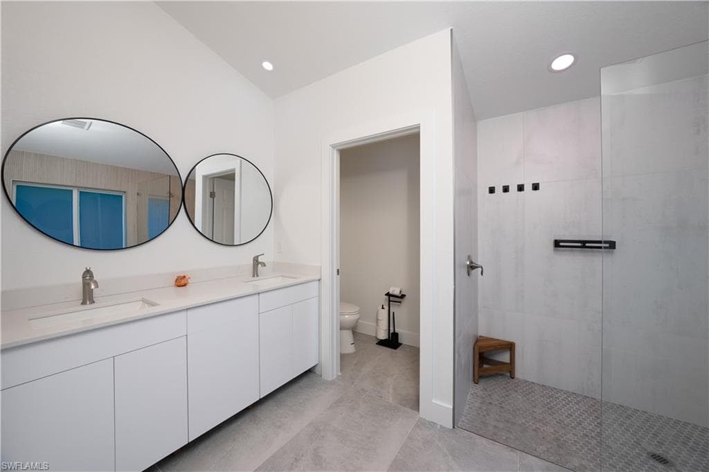 1011 9th St SW, Naples, FL 34117-41
