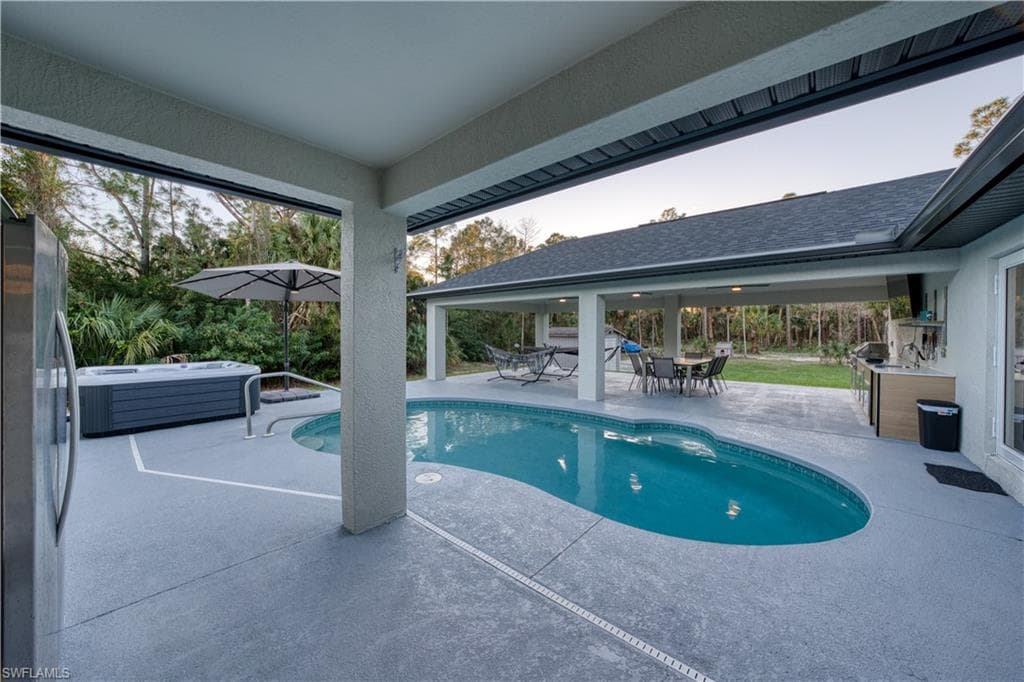1011 9th St SW, Naples, FL 34117-49