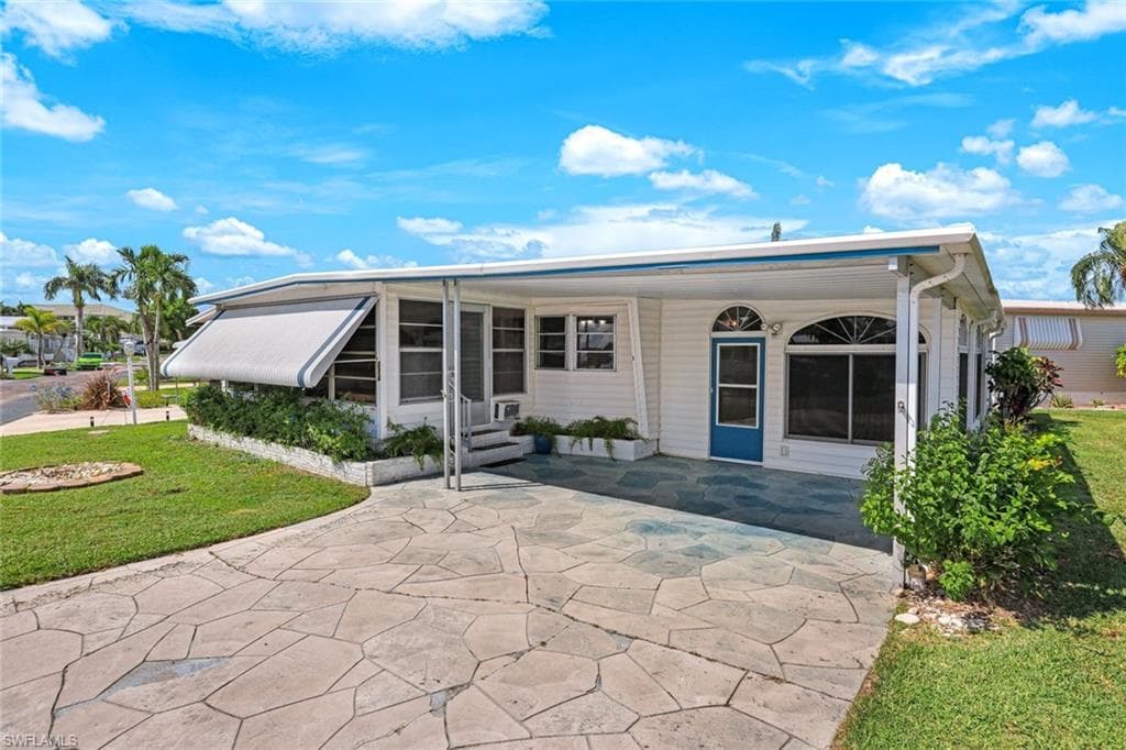 274 Yorkshire Ave, Fort Myers, FL 33908-3