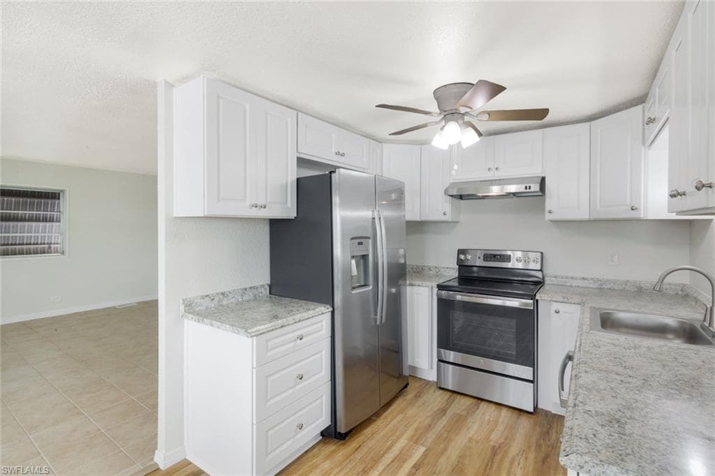 274 Yorkshire Ave, Fort Myers, FL 33908-7