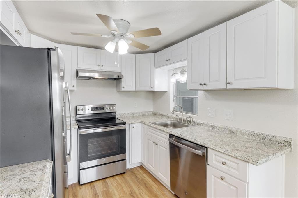 274 Yorkshire Ave, Fort Myers, FL 33908-8