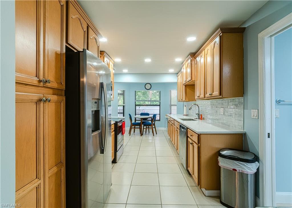 1107 21st Ave, Cape Coral, FL 33990-14