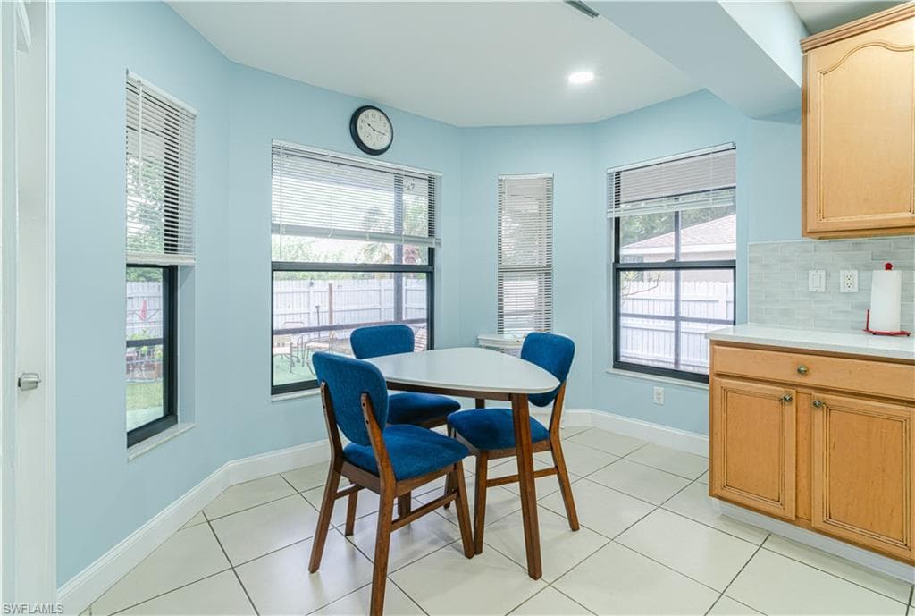 1107 21st Ave, Cape Coral, FL 33990-15