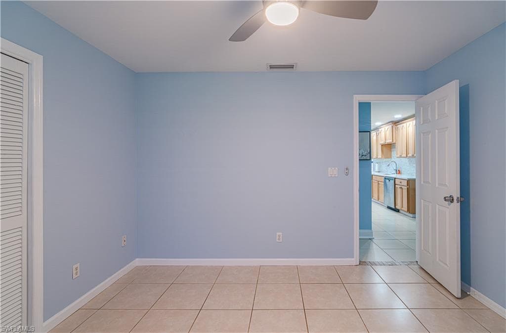 1107 21st Ave, Cape Coral, FL 33990-17