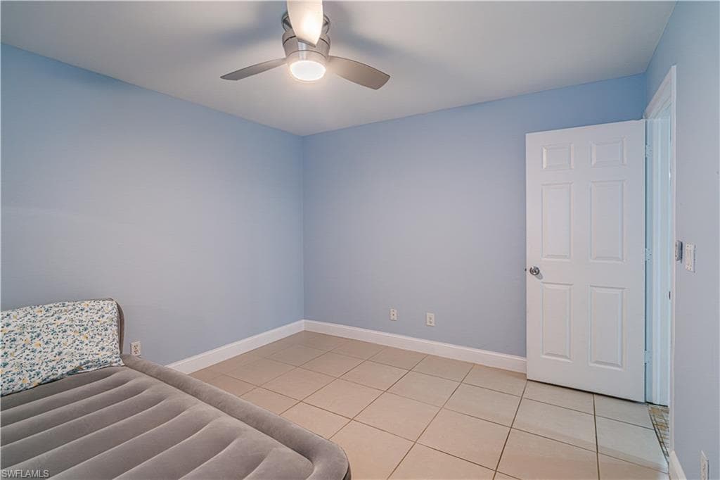 1107 21st Ave, Cape Coral, FL 33990-25