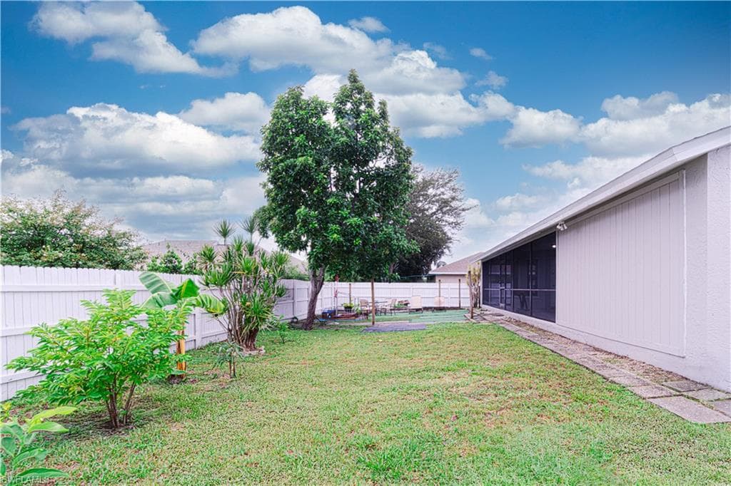 1107 21st Ave, Cape Coral, FL 33990-38