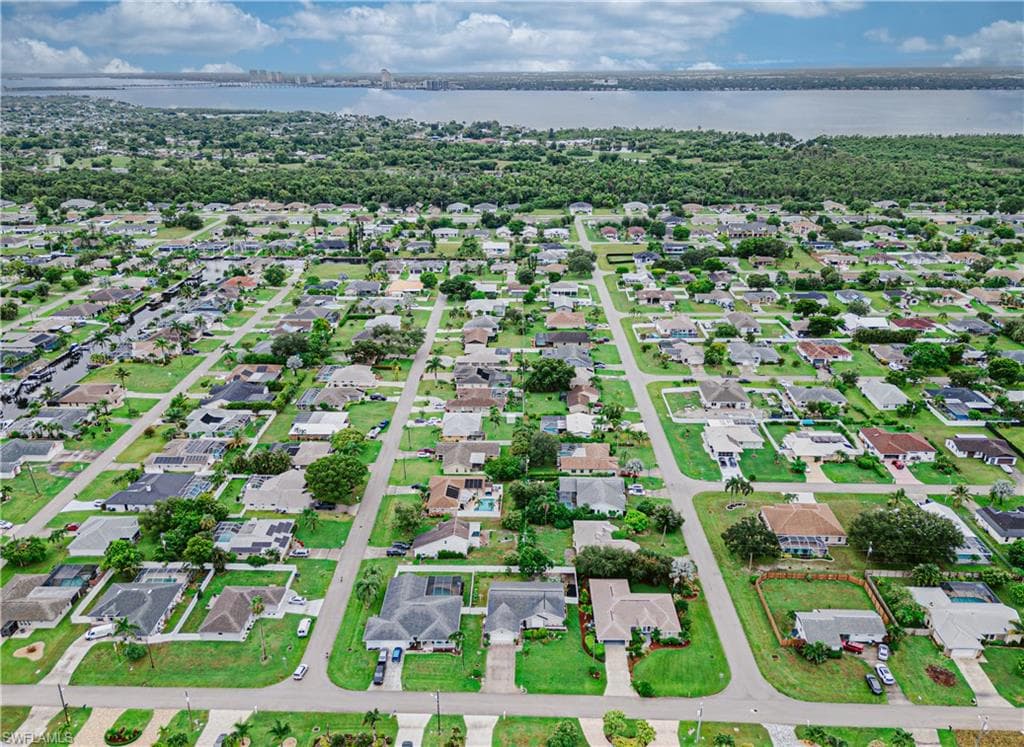 1107 21st Ave, Cape Coral, FL 33990-5