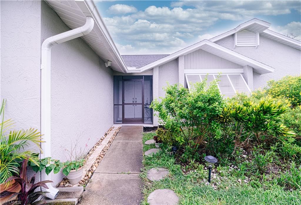 1107 21st Ave, Cape Coral, FL 33990-7