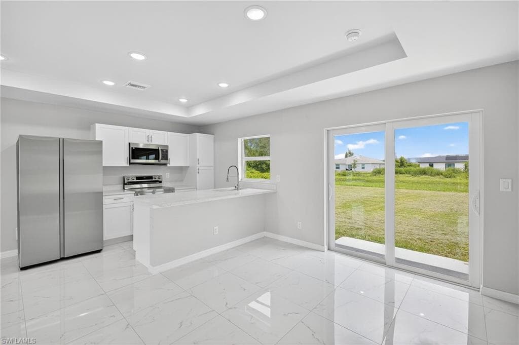 321 Ranier Ave, Lehigh Acres, FL 33974-8