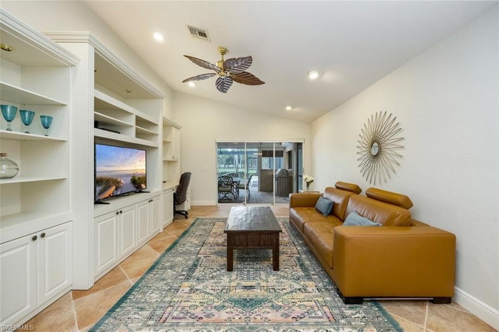 562 Cormorant Cv, Naples, FL 34113-13