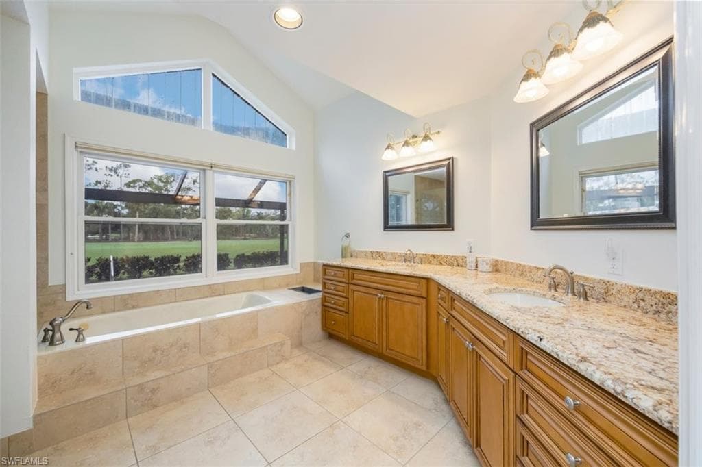 562 Cormorant Cv, Naples, FL 34113-16