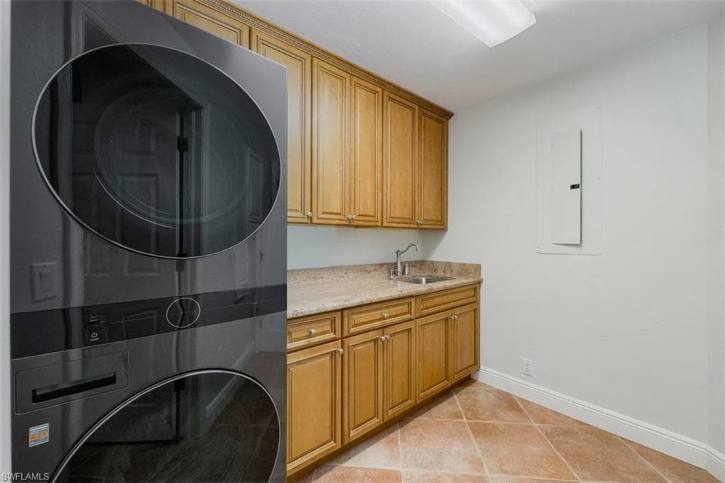 562 Cormorant Cv, Naples, FL 34113-22