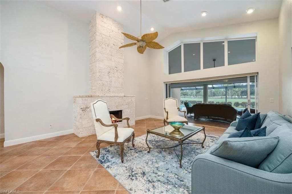 562 Cormorant Cv, Naples, FL 34113-7