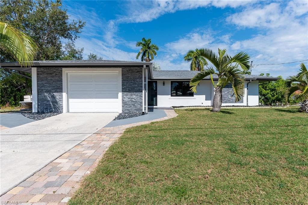 9793 Tonya Ct, Bonita Springs, FL 34135-2