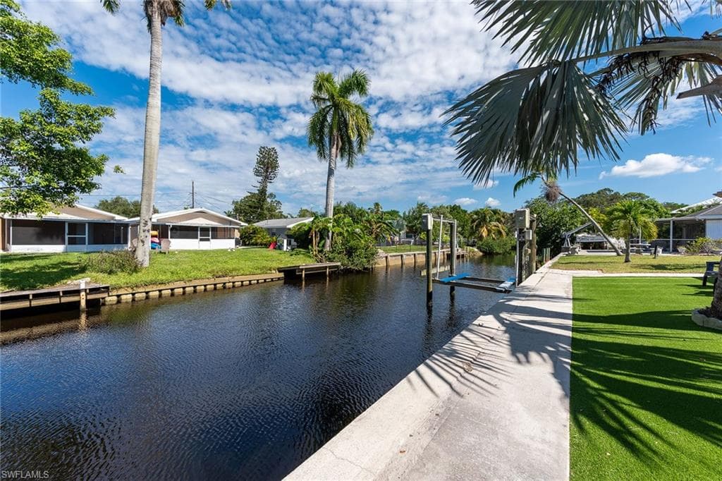 9793 Tonya Ct, Bonita Springs, FL 34135-36