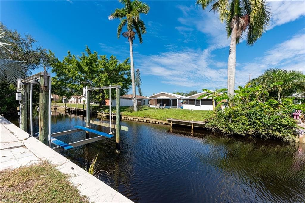 9793 Tonya Ct, Bonita Springs, FL 34135-37