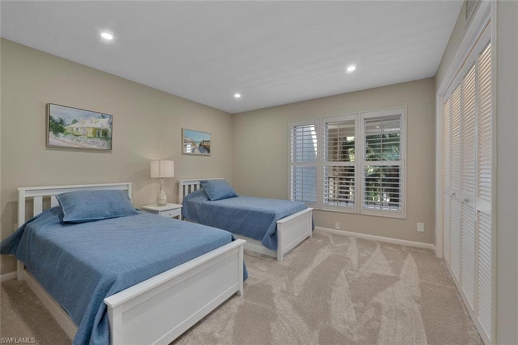 102 Clubhouse Dr 375, Naples, FL 34105-11