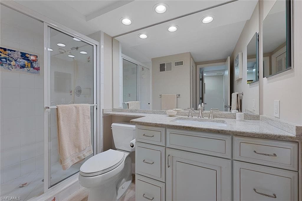 102 Clubhouse Dr 375, Naples, FL 34105-12