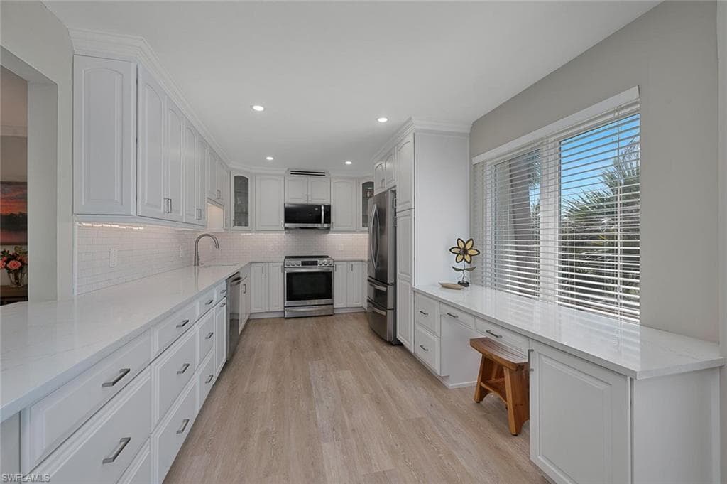 102 Clubhouse Dr 375, Naples, FL 34105-7
