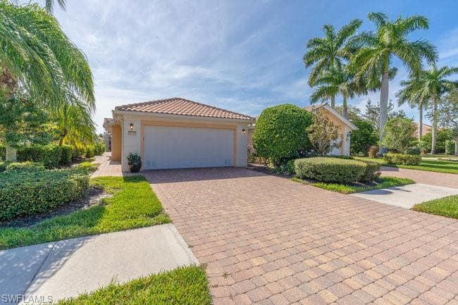 8376 Borboni Ct, Naples, FL 34114-2