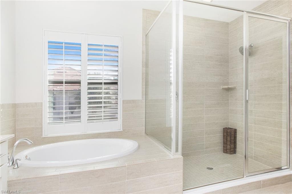 1238 Kendari Ter, Naples, FL 34113-17