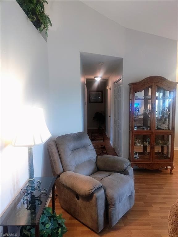 2721 3rd Ave, Cape Coral, FL 33914-13