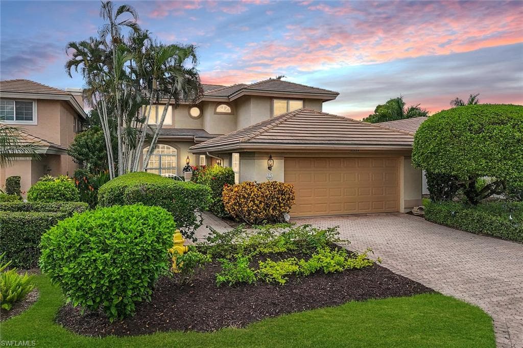 10354 Quail Crown Dr, Naples, FL 34119-1
