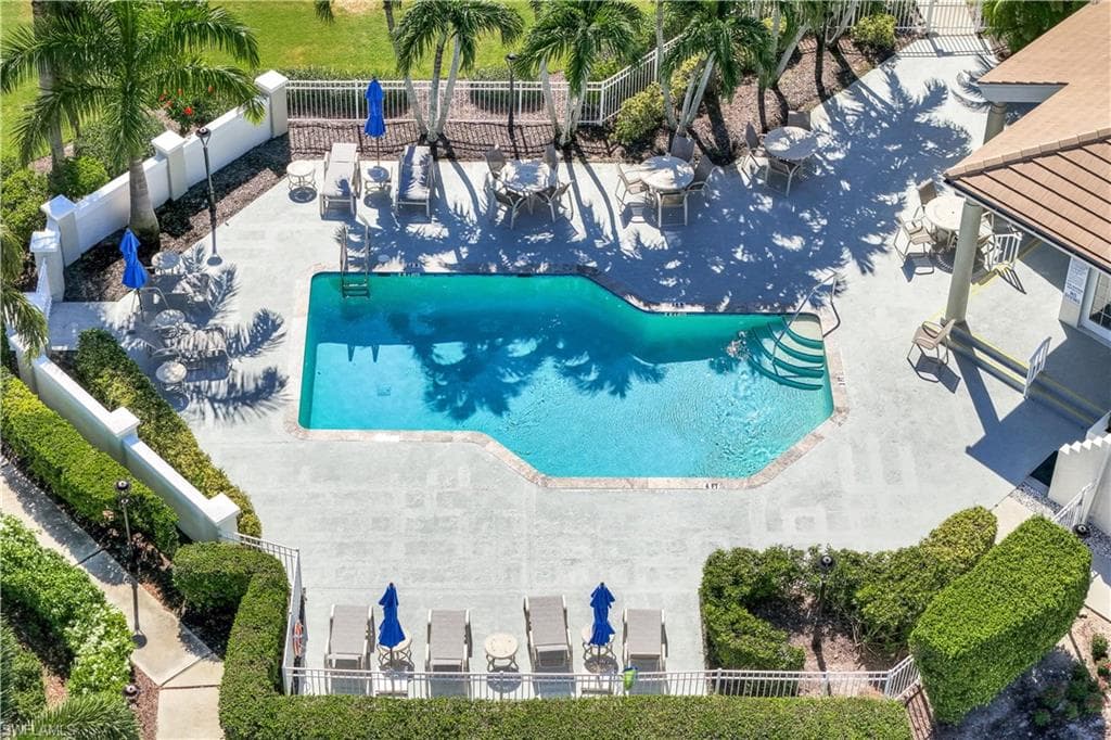 10354 Quail Crown Dr, Naples, FL 34119-21