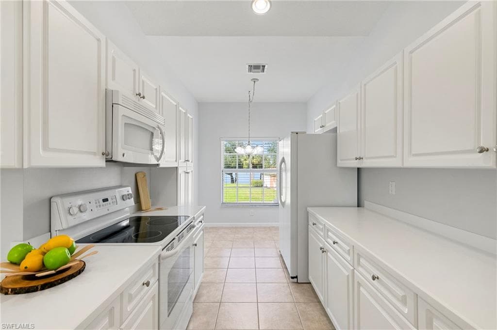 25050 Peacock Ln 201, Naples, FL 34114-9