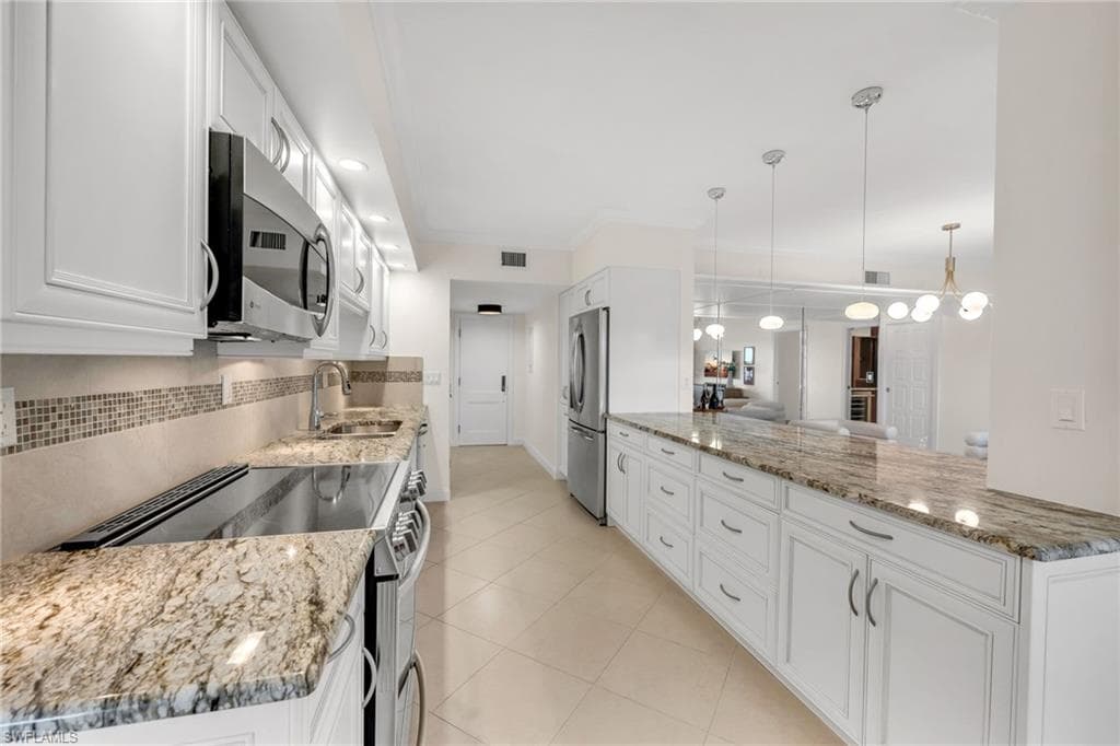 3401 Gulf Shore Blvd N 205, Naples, FL 34103-8