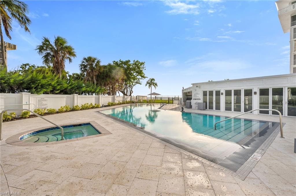 3401 Gulf Shore Blvd N 205, Naples, FL 34103-20