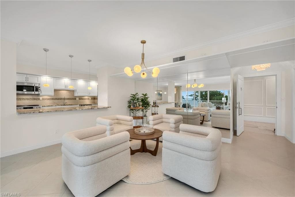 3401 Gulf Shore Blvd N 205, Naples, FL 34103-3