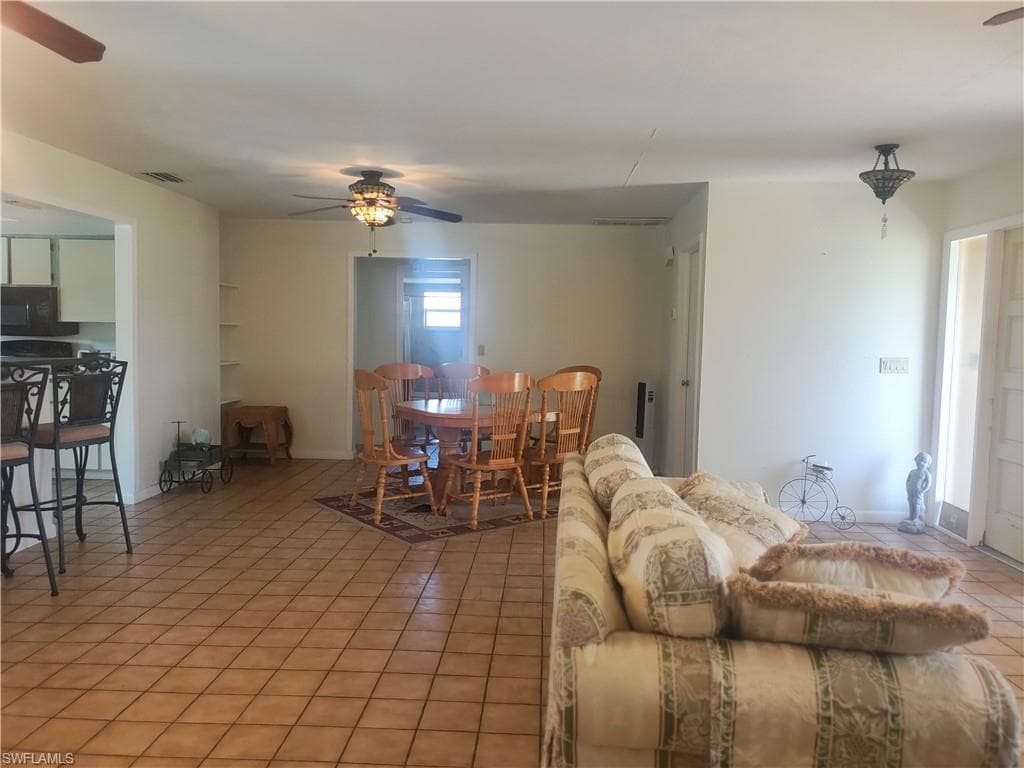 418 46th Ter, Cape Coral, FL 33914-14