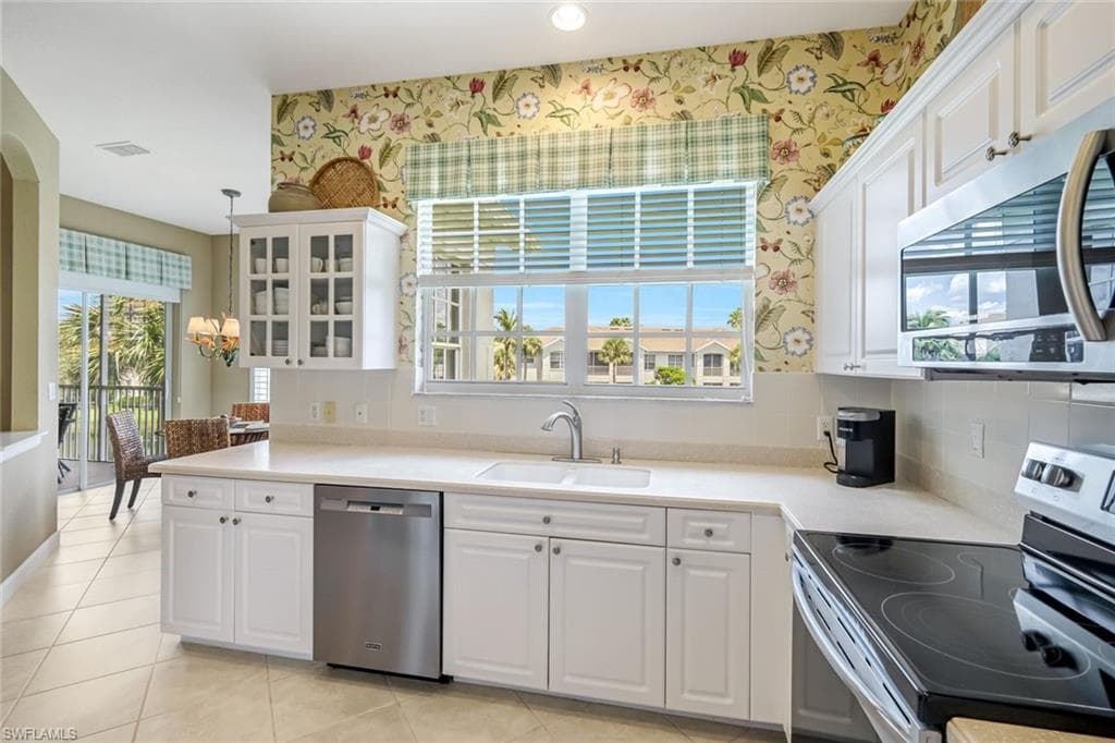 9687 Cypress Hammock Cir 202, Estero, FL 34135-10