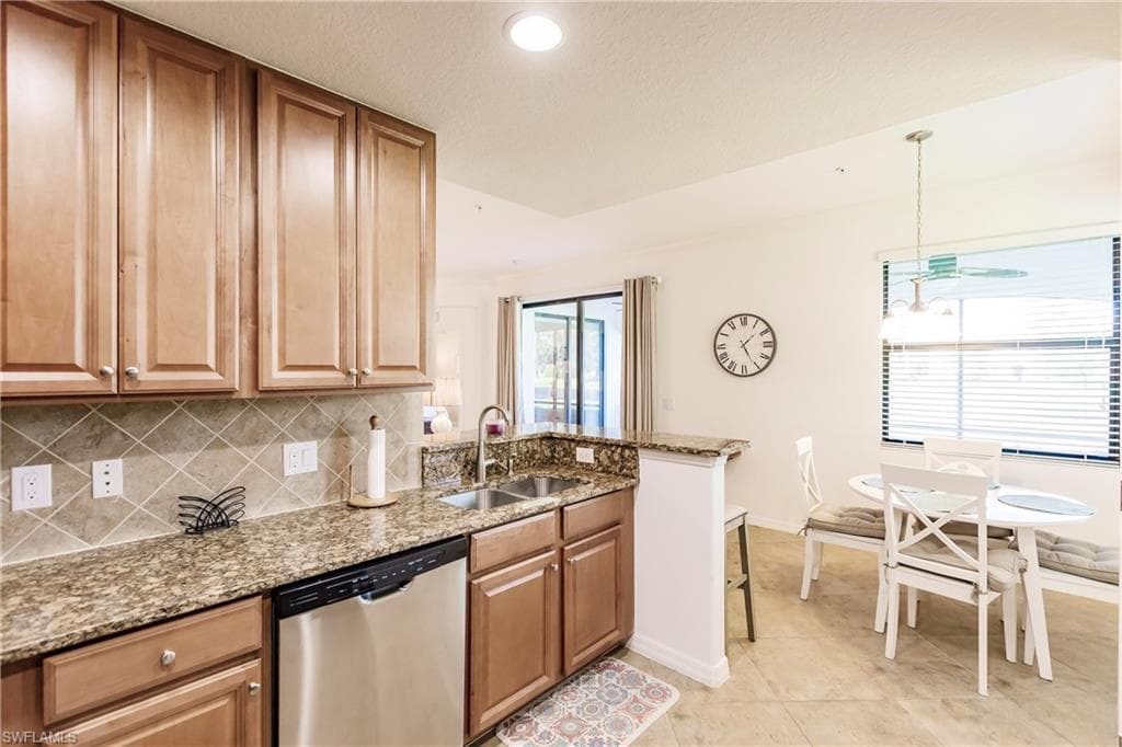 3157 Aviamar Cir 102, Naples, FL 34114-15