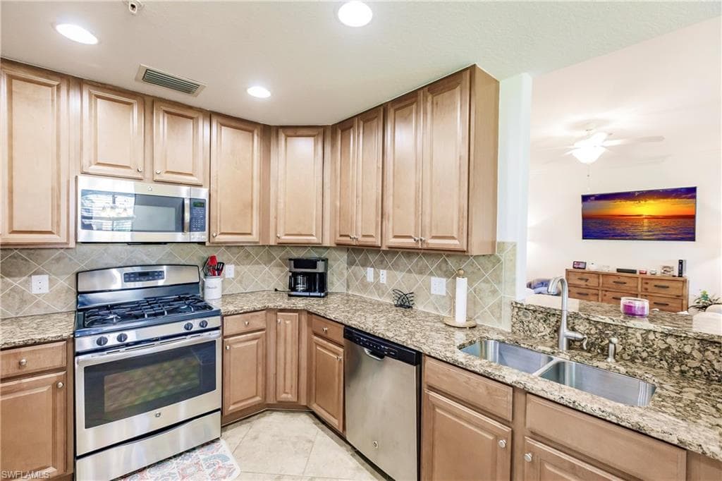 3157 Aviamar Cir 102, Naples, FL 34114-16