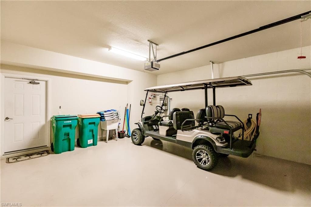 3157 Aviamar Cir 102, Naples, FL 34114-35