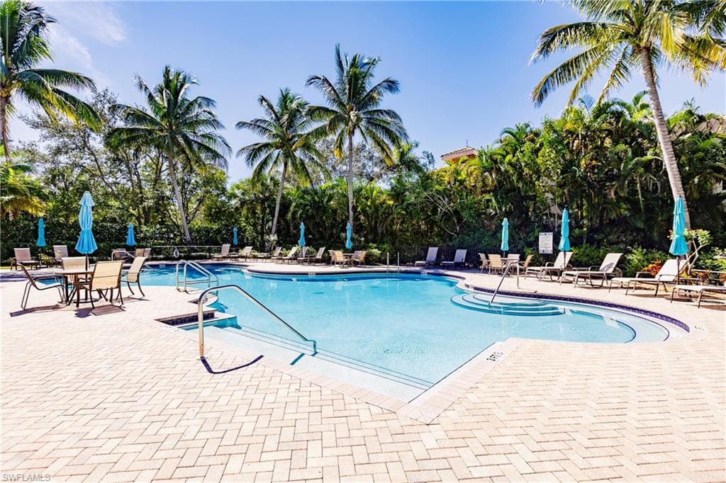 3157 Aviamar Cir 102, Naples, FL 34114-38