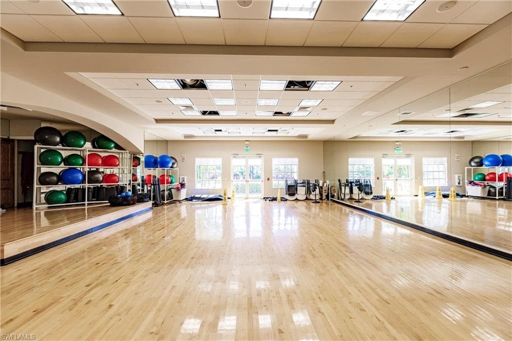 3157 Aviamar Cir 102, Naples, FL 34114-49