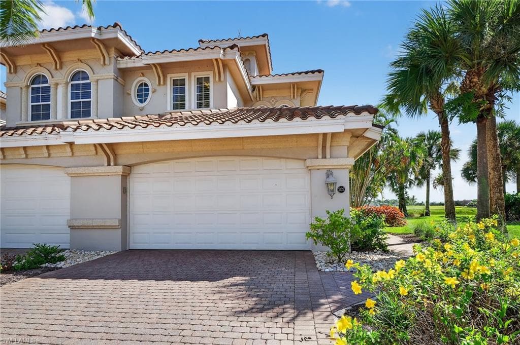 3190 Serenity Ct 202, Naples, FL 34114-3