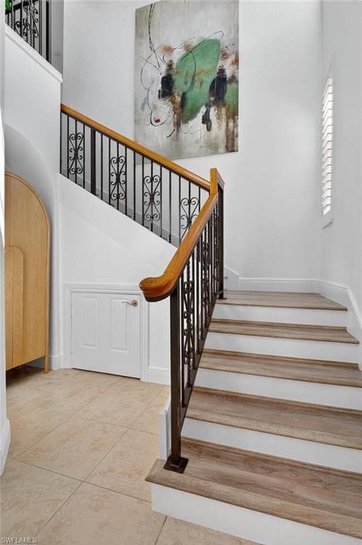 3190 Serenity Ct 202, Naples, FL 34114-5