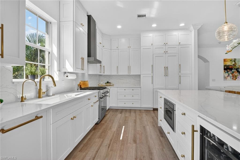 3190 Serenity Ct 202, Naples, FL 34114-8