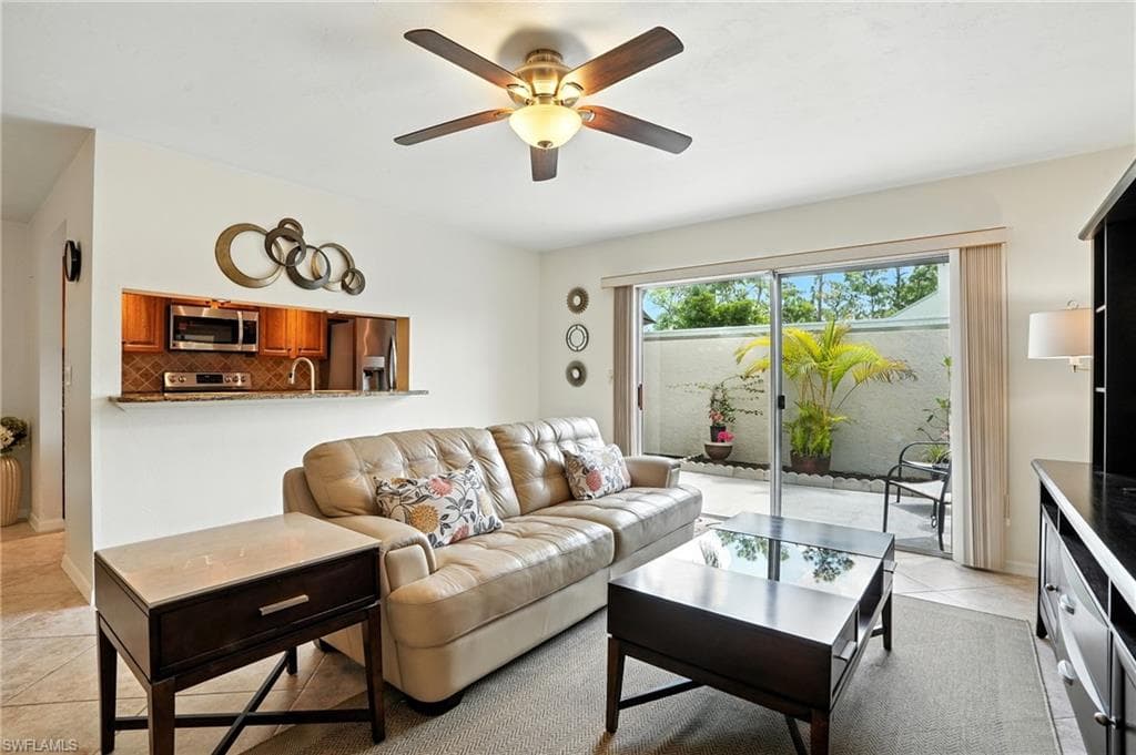 3130 Kings Lake Blvd 7543, Naples, FL 34112-7