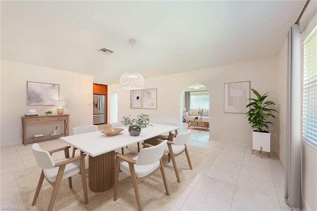 287 Rosewood Ct, Lehigh Acres, FL 33936-4