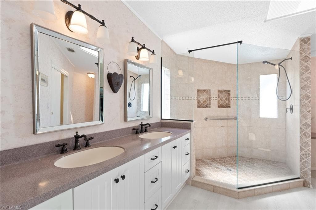 278 Riverwood Rd, Naples, FL 34114-23