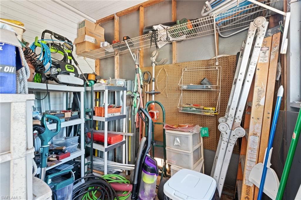 278 Riverwood Rd, Naples, FL 34114-27